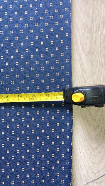 Coupon Meubelstof met klein patroontje stof voor tassen of beschikbaar voor biedingen
