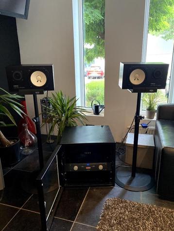 Yamaha NS-10M + amplifier & monitor stands (€578,50 ex BTW) beschikbaar voor biedingen