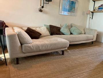Loungebank 315cm breed, 135cm diep beschikbaar voor biedingen