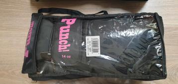 Nieuwe Bokshandschoenen Joya met print vanaf 15 ruro beschikbaar voor biedingen