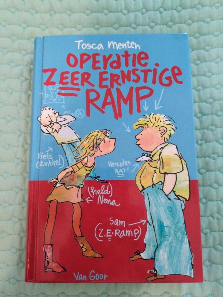Tosca Menten - Operatie Zeer Eernstige Ramp, Boeken, Kinderboeken | Jeugd | 10 tot 12 jaar, Zo goed als nieuw, Ophalen of Verzenden