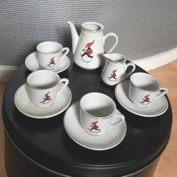 Piggelmee theeservies beschikbaar voor biedingen