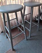 Barkrukken in grondverf. Vintage design., Ophalen, Gebruikt, Met voetsteun, 60 tot 90 cm