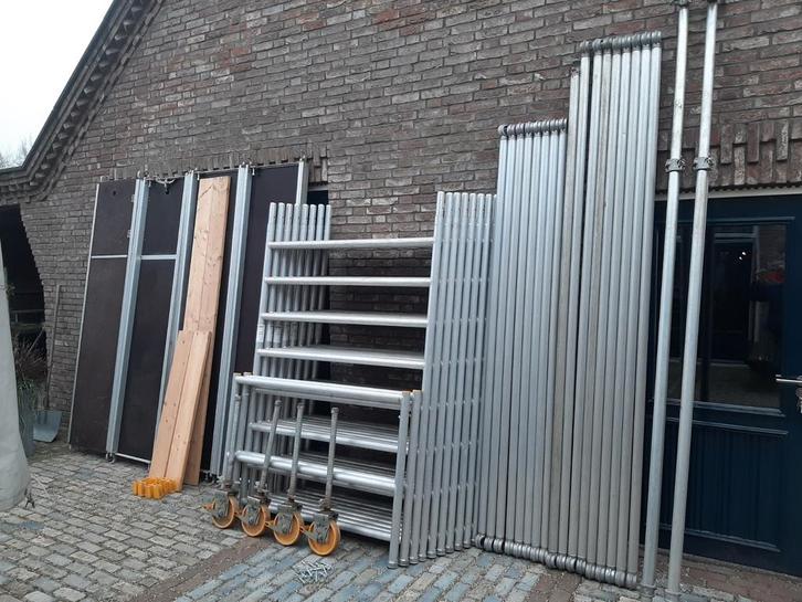 In superstaat professionele rolsteiger Werkhoogte 10.2, Doe-het-zelf en Verbouw, Steigers, Rolsteiger of Kamersteiger, 5 meter of hoger