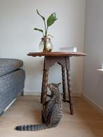 Hard houten bijzettafel hand gesneden blad, Huis en Inrichting, Tafels | Bijzettafels, Ophalen, Minder dan 55 cm, Rond, Zo goed als nieuw