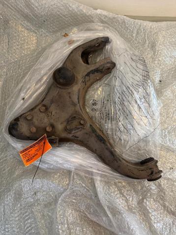 Draagarm Mitsubishi (Pajero/Montero 2004) beschikbaar voor biedingen