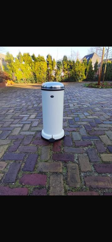 Vipp  beschikbaar voor biedingen