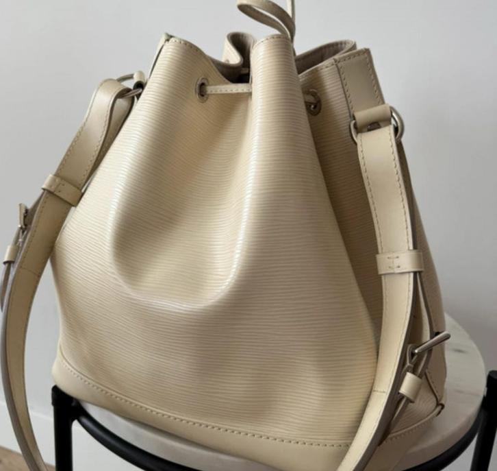 Louis Vuitton Noé - Iconische Bucket Bag, Sieraden, Tassen en Uiterlijk, Tassen | Damestassen, Gebruikt, Handtas, Beige, Ophalen of Verzenden