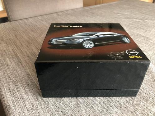 Norev 1/43 opel insignia nieuw in luxe doos, Hobby en Vrije tijd, Modelauto's | 1:43, Nieuw, Auto, Norev, Ophalen