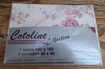 Vintage Frans tafelkleed + 6 servetten, donkerroze bloemen beschikbaar voor biedingen