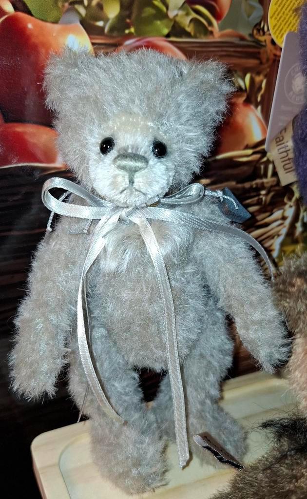 Charlie Bears Minimo Chaperone, Verzamelen, Beren en Cherished Teddies, Nieuw, Stoffen beer, Overige merken, Verzenden