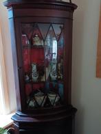 Antieke vitrinekast met krasjes, Huis en Inrichting, Kasten | Buffetkasten, Ophalen