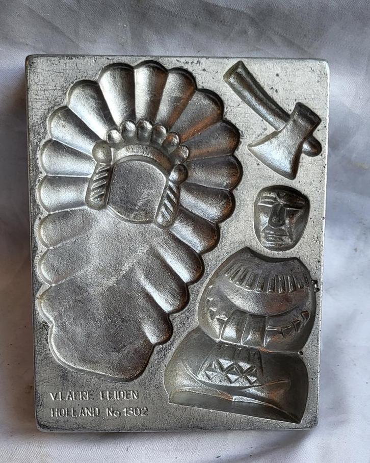 Oude marsepeinvorm: Indiaan met Tooi en Tomahawk (bijl), Antiek en Kunst, Curiosa en Brocante, Ophalen of Verzenden