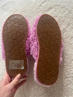 Roze UGG Curly Slide Pantoffels - Maat 42, Kleding | Dames, Schoenen, UGG, Ophalen of Verzenden, Zo goed als nieuw, Roze