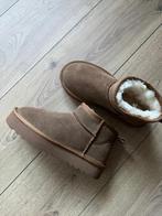 Uggs Boots, Kleding | Dames, Schoenen, Ophalen, Zo goed als nieuw, Beige