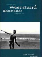 Weerstand : leven met aids = Resistance : living with aids, Fotografen, Verzenden, Carel van Hees, Zo goed als nieuw