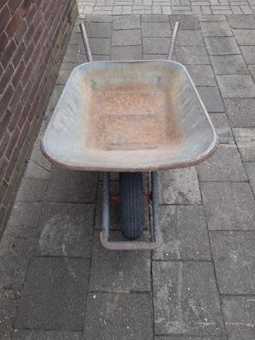 Te koop kruiwagen  beschikbaar voor biedingen