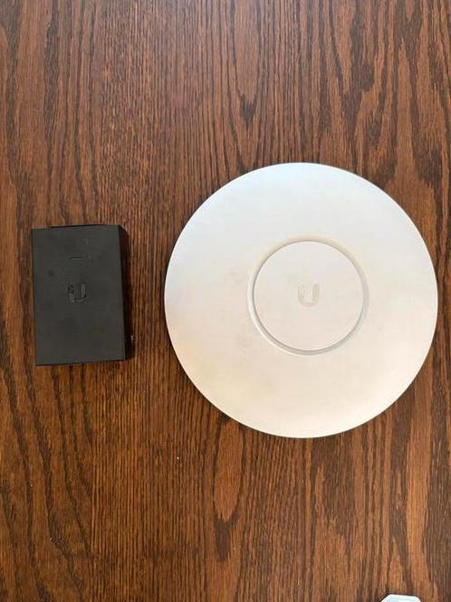 Ubiquiti Unifi AP AC PRO met POE adapter, Computers en Software, Accesspoints, Gebruikt, Ophalen of Verzenden