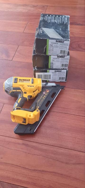 DeWalt DCN692 Accu+ 3 dozen  Spijkerpistool , zonder accu  beschikbaar voor biedingen
