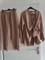 Camel kleur Easy wear pak xl overslag tuniek comfy broek, Ophalen of Verzenden, Zo goed als nieuw, Maat 42/44 (L), Bruin