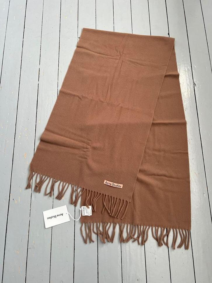 Acne Studios Sjaal Caramel Bruin Canada, Nieuw met kaartje, Kleding | Dames, Mutsen, Sjaals en Handschoenen, Zo goed als nieuw