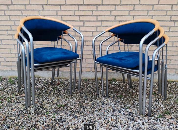 39 stuks. Mooie stapelstoelen, Huis en Inrichting, Stoelen, Gebruikt, Vijf, Zes of meer stoelen, Hout, Leer, Metaal, Verzenden