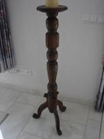 Vintage Mooi bewerkte Houten Kandelaar met waskaars, Ophalen, Gebruikt, Bruin, 75 cm of meer