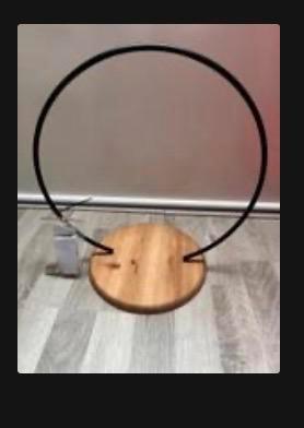 Metalen ring met houten bord voor decoratie mogelijkheden beschikbaar voor biedingen