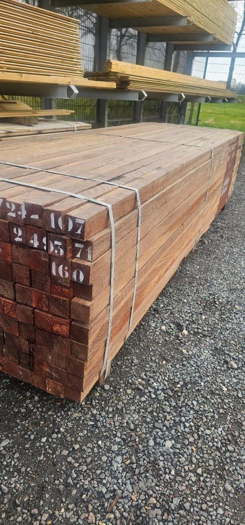 NIEUWE hardhouten palen 65x65x 3.05 NIEUW met punt, Tuin en Terras, Palen, Balken en Planken, Nieuw, Palen, 250 cm of meer, Hardhout