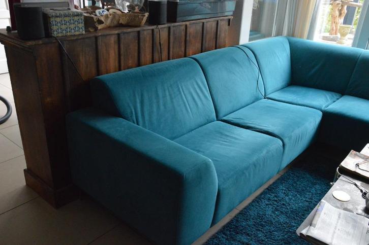 Petrol kleurige hoekbank van soort velours stof 270 / 190 cm, Huis en Inrichting, Banken | Bankstellen, Gebruikt, Hoekbank, Vierpersoons of meer
