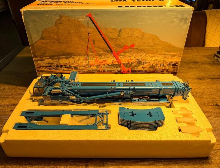 Liebherr LTM 1500-8.1 Kanson - hobby projectje, Hobby en Vrije tijd, Modelauto's | 1:50, Hijskraan, Tractor of Landbouw, Conrad