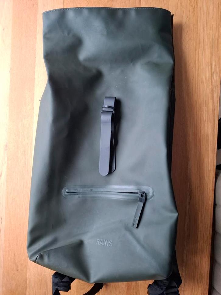 Rains Rolltop Rugzak - Groen, Sieraden, Tassen en Uiterlijk, Tassen | Rugtassen, Gebruikt, Overige merken, 25 tot 40 cm, 45 tot 60 cm