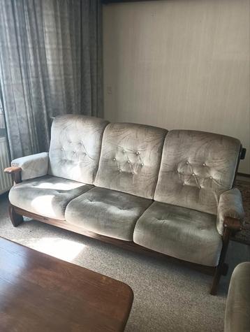 3+2 zits bank, eiken salontafel, glazen TV meubel te koop beschikbaar voor biedingen