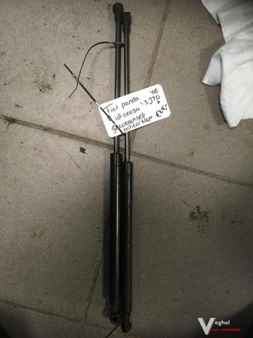 Fiat Panda 2006 gasveren set achterklep beschikbaar voor biedingen