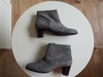 Prachtige nw.  Grijs/taupe Hassia laarsjes mt. 40 br. Leest, Kleding | Dames, Schoenen, Ophalen of Verzenden, Nieuw, Grijs