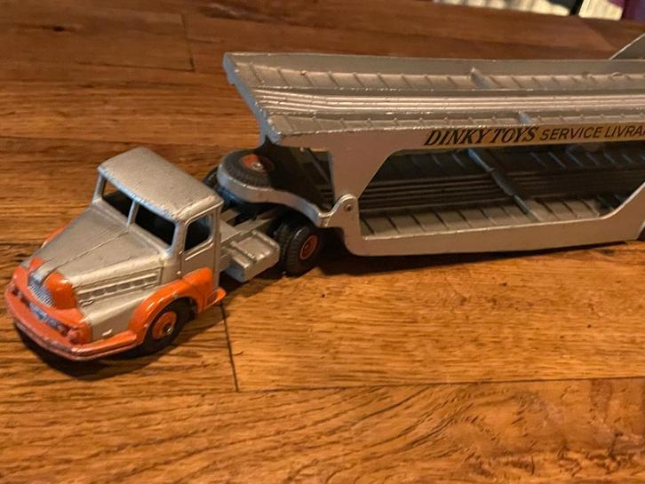 Dinky Toys Unic autotransporter, Hobby en Vrije tijd, Modelauto's | 1:43, Zo goed als nieuw, Bus of Vrachtwagen, Dinky Toys, Ophalen of Verzenden