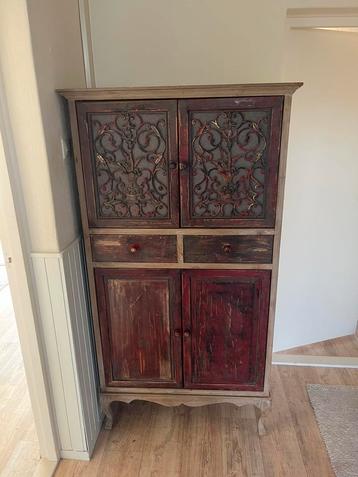 Antieke kast 93x42x173 beschikbaar voor biedingen