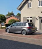 Volkswagen Touran R-line 1.4 TSI 110KW 2017 Grijs, Auto's, Volkswagen, Voorwielaandrijving, 74 €/maand, Zwart, Alcantara