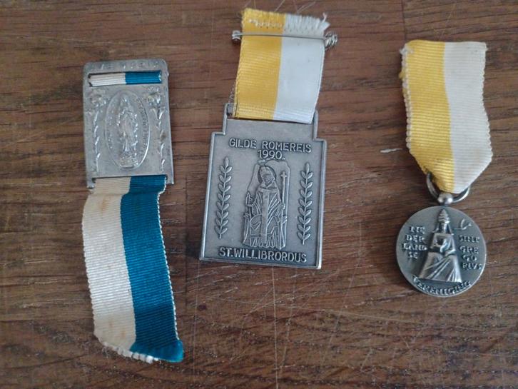 3x Religieuze medaille, Verzamelen, Religie, Gebruikt, Overige typen, Ophalen
