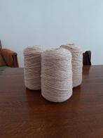 Wool cones 100% wool for tufting. Off-white/ beige. 3 cones, Hobby en Vrije tijd, Breien en Haken, Breien of Haken, Wol of Garen