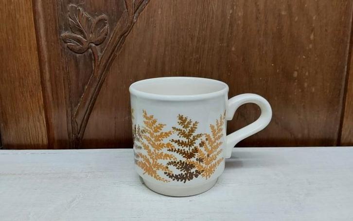 Vintage aardewerk mok,  Biltons Engeland,  2 beschikbaar, Huis en Inrichting, Keuken | Servies, Kop(pen) en/of Schotel(s), Overige stijlen