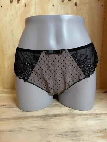 Dacapo string maat 42 en 44 model amoroso beschikbaar voor biedingen