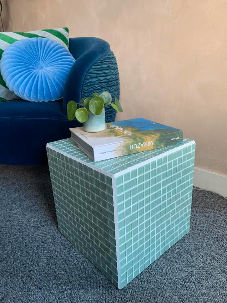 Tegel kubus sidetable azuurblauw, Huis en Inrichting, Tafels | Sidetables, Nieuw, 25 tot 50 cm, Minder dan 50 cm, Vierkant, Overige materialen
