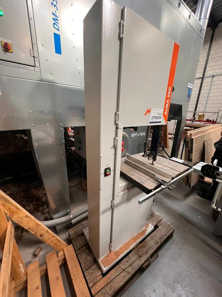 Lintzaag Casadei Aura 560 ZGAN, Doe-het-zelf en Verbouw, Gereedschap | Zaagmachines, Nieuw, Lintzaag, 1200 watt of meer, 70 mm of meer