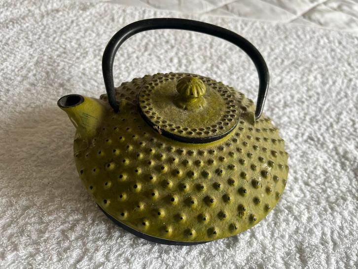 Mooie Gietijzeren Theepot met Onderzetter – Groen, Huis en Inrichting, Keuken | Potten en Pannen, Ophalen of Verzenden