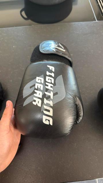 Fighting Gear bokshandschoenen beschikbaar voor biedingen