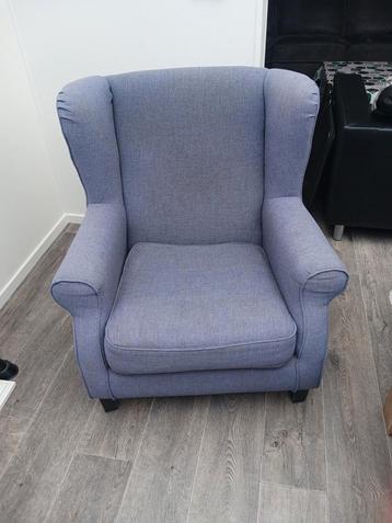 grijze oorfauteuil met uitneembare kussen beschikbaar voor biedingen