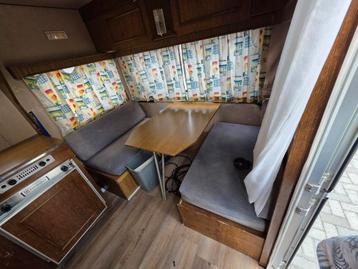 Caravan Jumatt De Roeck 400

Bouwjaar 1978
Leeg gewicht 646  beschikbaar voor biedingen