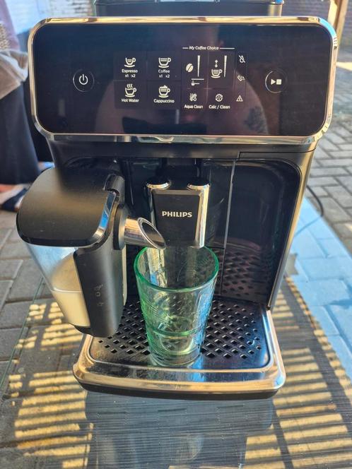 Philps latte go 2200 bonen koffiemachine in nette staat, Witgoed en Apparatuur, Koffiezetapparaten, Zo goed als nieuw, Gemalen koffie