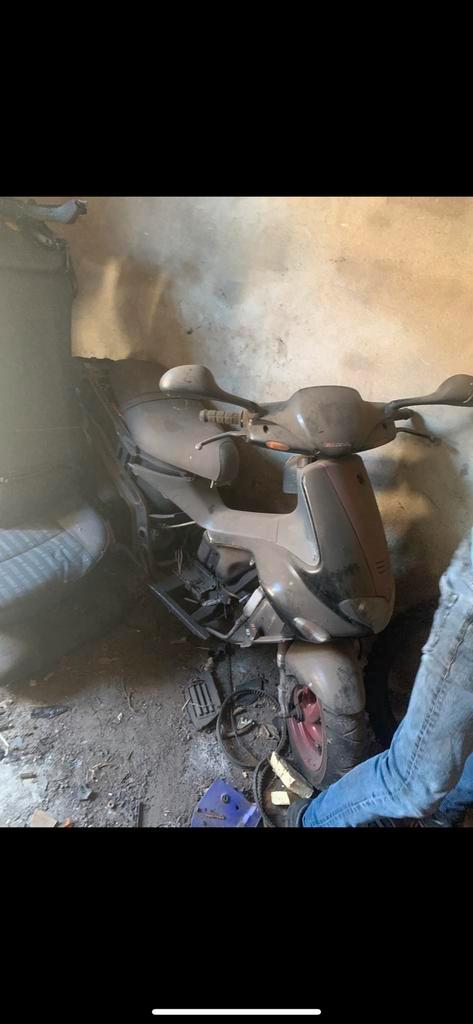 Gilera runner onderdelen, Fietsen en Brommers, Scooters | Piaggio, Zo goed als nieuw, Overige modellen, Benzine, Ophalen